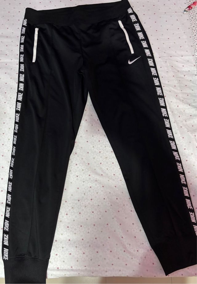 Pantalón chándal Nike negro