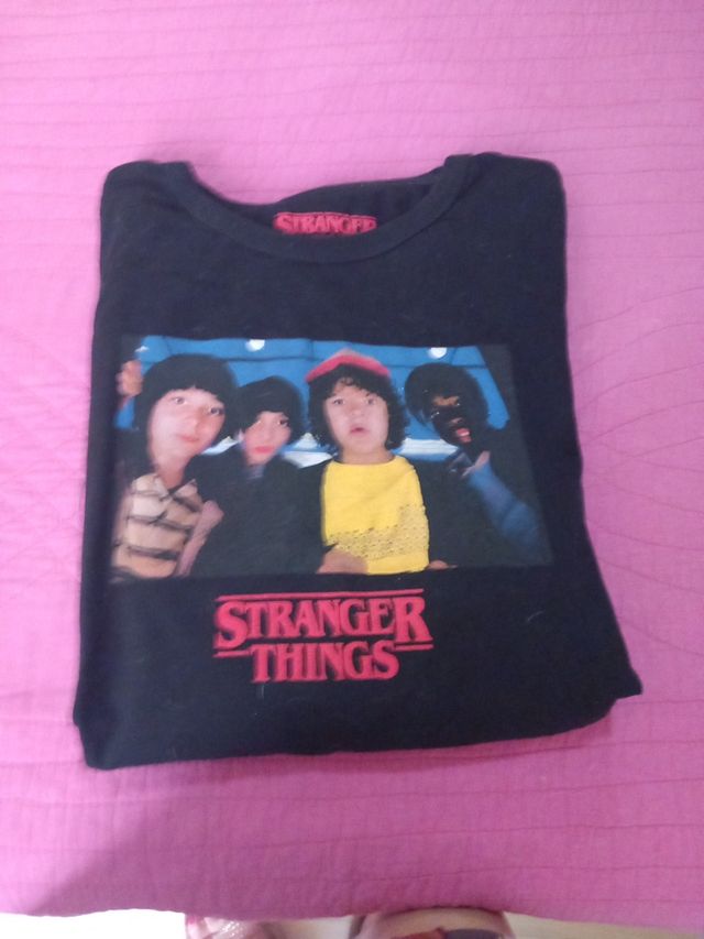 Camiseta NASA y regalo otra Stranger things