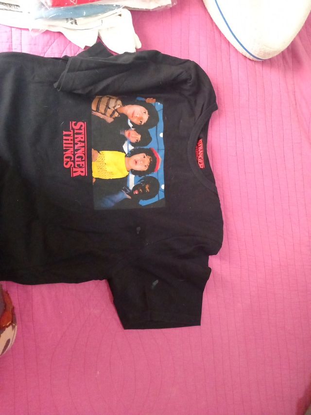 Camiseta NASA y regalo otra Stranger things