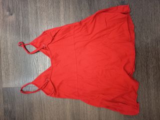 Camiseta roja tirantes