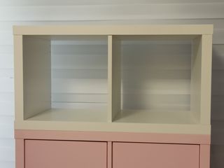 Mueble auxiliar IKEA Kallax rosa-blanco