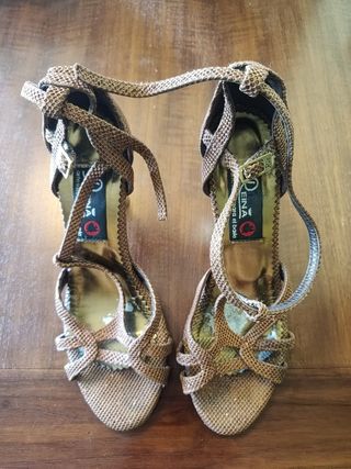 Tacones de baile Manuel Renia color bronce y oro