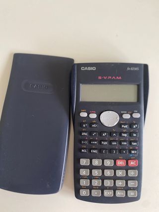 Calculadora científica Casio fx-82ES