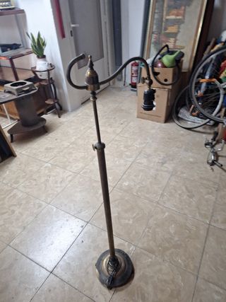 Lampara pie vintage dorada metal