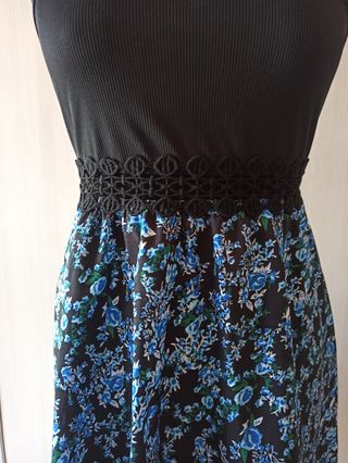 Vestito floreale estivo nero e blu