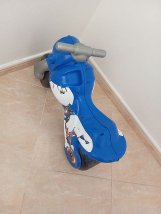 Moto infantil Capitán América