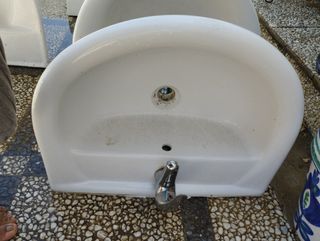 Lote lavabos con pie y 1 grifo