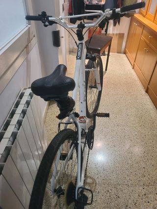 Bicicleta Decathlon montaña blanca