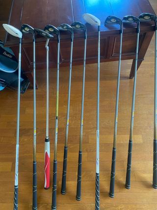 Juego palos golf. Marca Cobra. Mujer.