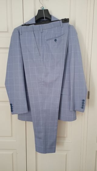 Traje azul graduación -chaqueta 44
Pantalón 38
