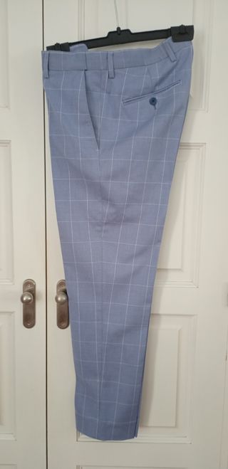 Traje azul graduación -chaqueta 44
Pantalón 38