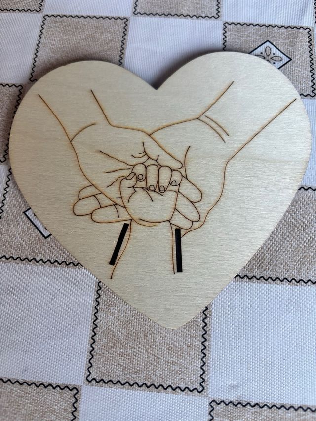 Portafoto nascita in legno a cuore