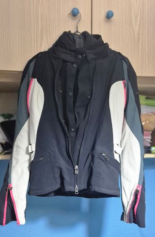 Chaqueta moto Dainese mujer talla 40
Modelo Arya.