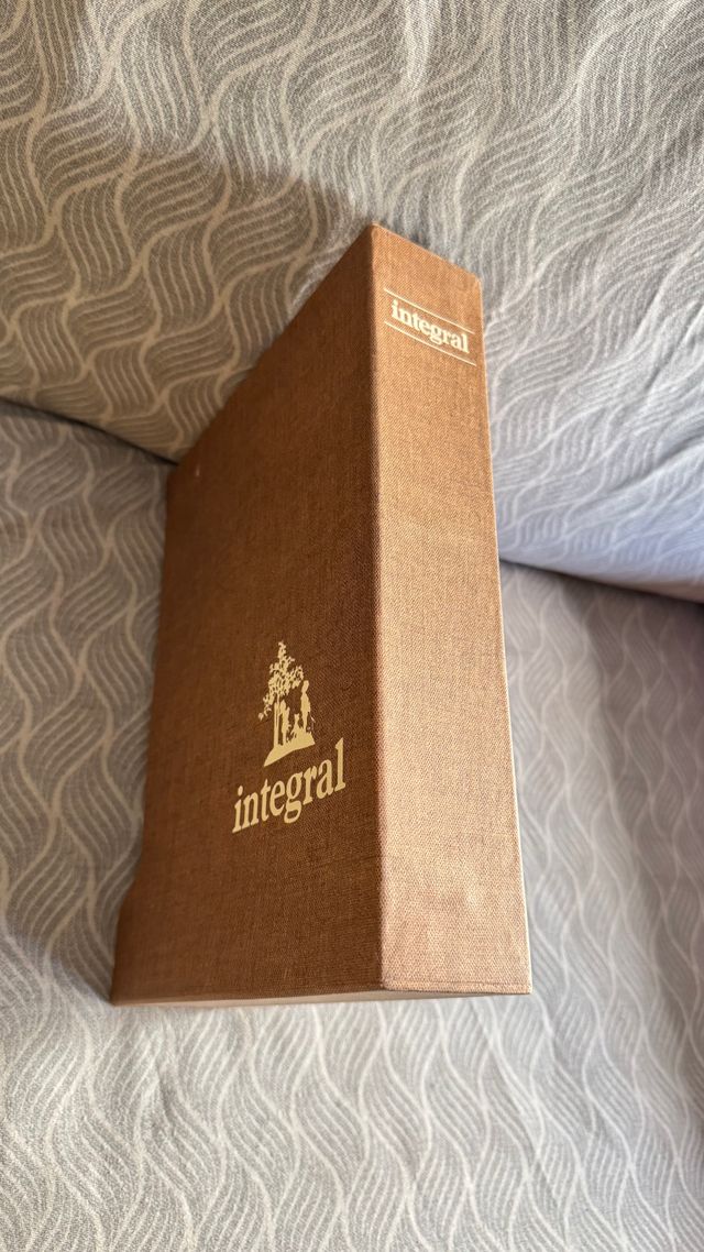 Tapas de la Revista Integral y Estuche