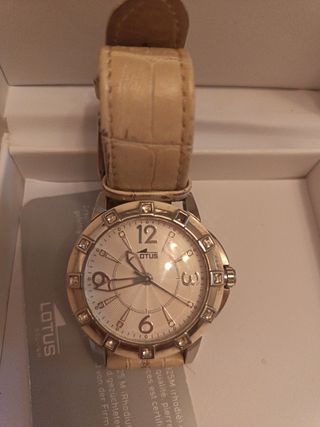 Reloj Lotus mujer beige plata