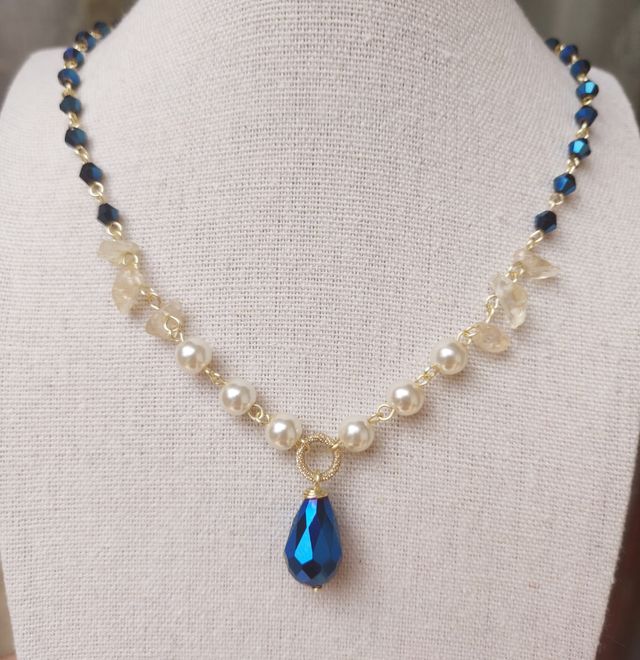 Collana cristallo goccia blu e perle