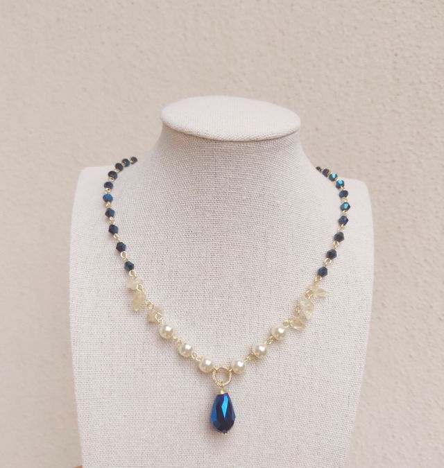 Collana cristallo goccia blu e perle
