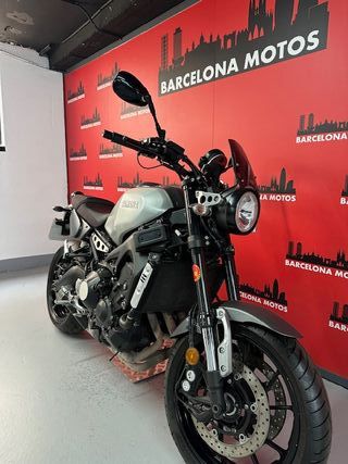 YAMAHA XSR 900 DEL AÑO 2016 !!! MUY CUIDADA !!!