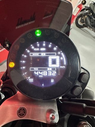 YAMAHA XSR 900 DEL AÑO 2016 !!! MUY CUIDADA !!!