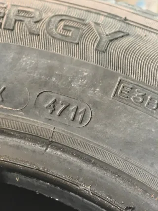 4 Neumáticos Michelin 175/70 R13 82T