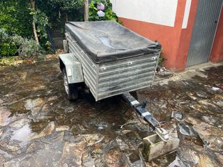 Remolque metálico ligero