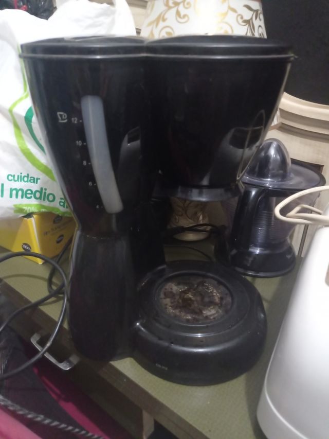 Cafetera eléctrica usada