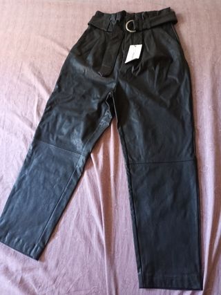 Pantalones cuero negros -talla 36