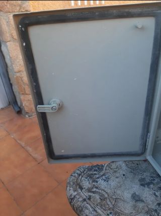 Provisional de obra y subcuadro eléctrico exterior