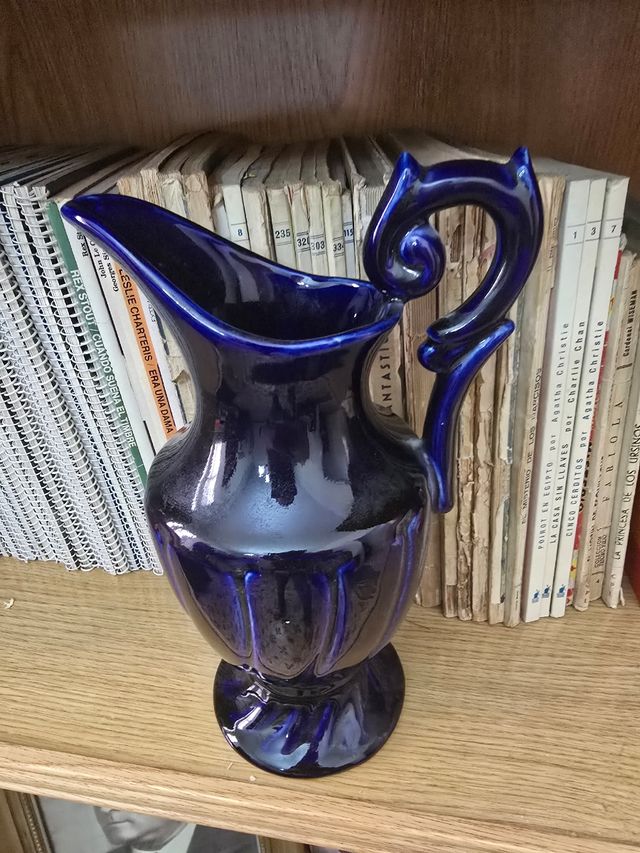 Jarra cerámica azul cobalto vintage clasica