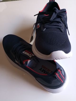 Zapas TOMMY HILFIGER-Talla42/EU9-NUEVAS-REF:0723
