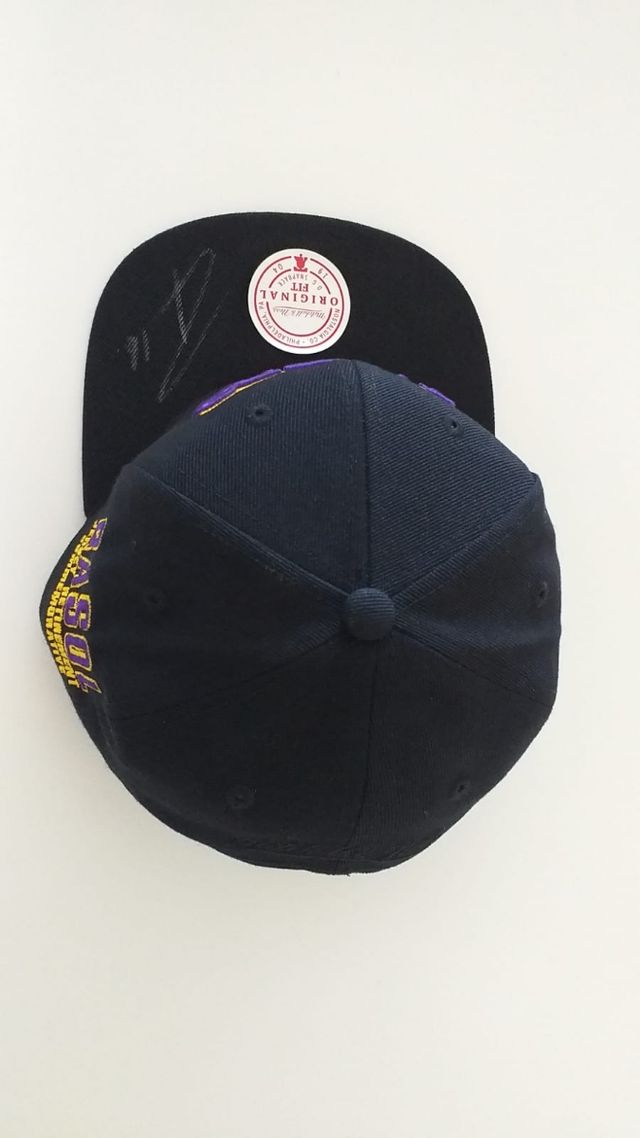Gorra Lakers Pau Gasol firmada Mitchell & Ness