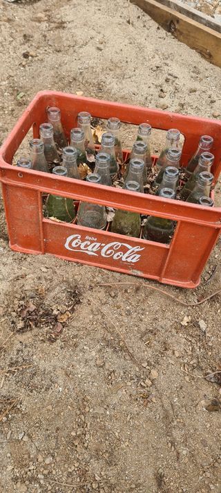 Cajas botellas: Estrella Galicia, Coca-Cola., etc