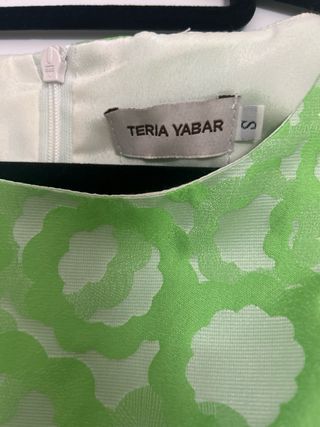 Vestido cóctel verde estampado Teria Yabar