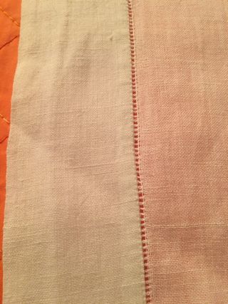 Copriletto ricamato lino bianco.