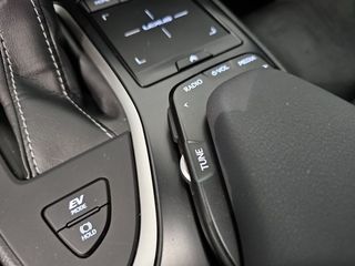 Lexus UX 2.0 250h Business
