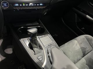 Lexus UX 2.0 250h Business