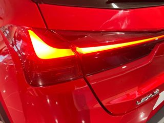 Lexus UX 2.0 250h Business
