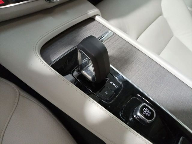 Volvo V90 Core AWD