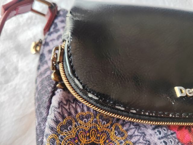 Bolso Desigual bandolera negro-rojo