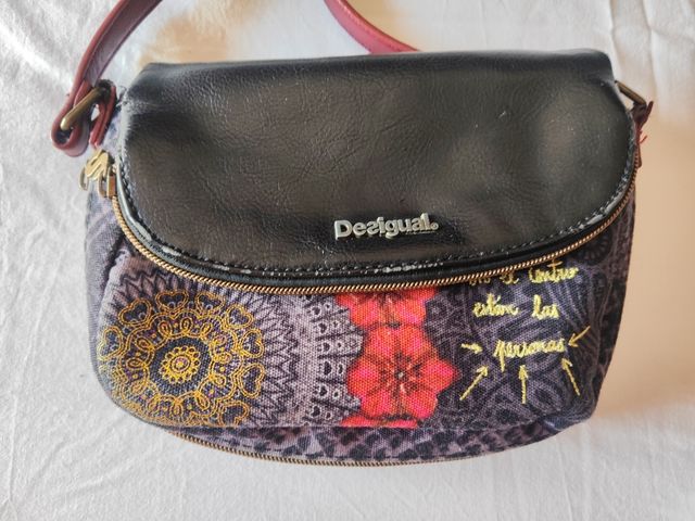 Bolso Desigual bandolera negro-rojo