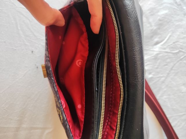 Bolso Desigual bandolera negro-rojo