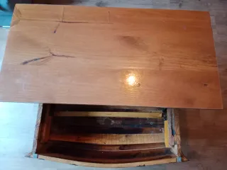 Mesa artesanal hecha con barril de vino