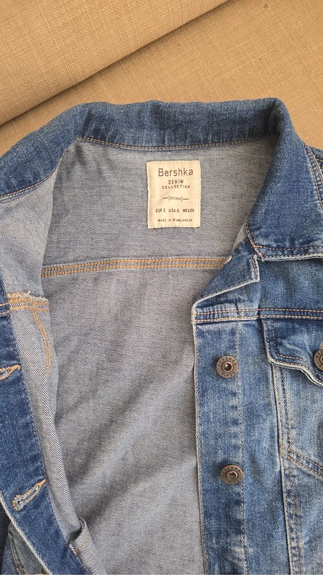 Chaqueta vaquera Bershka talla S