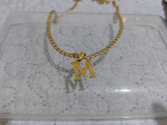 Colgante inicial M - Dorado