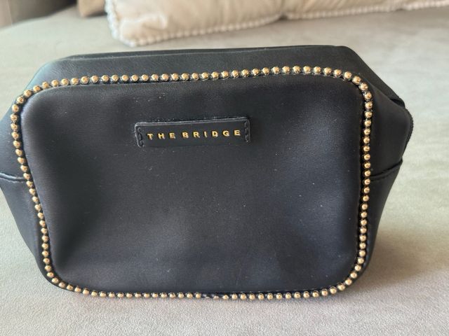Pochette THE BRIDGE nera - borchie oro