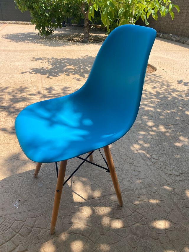 Silla Eames azul - Diseño moderno