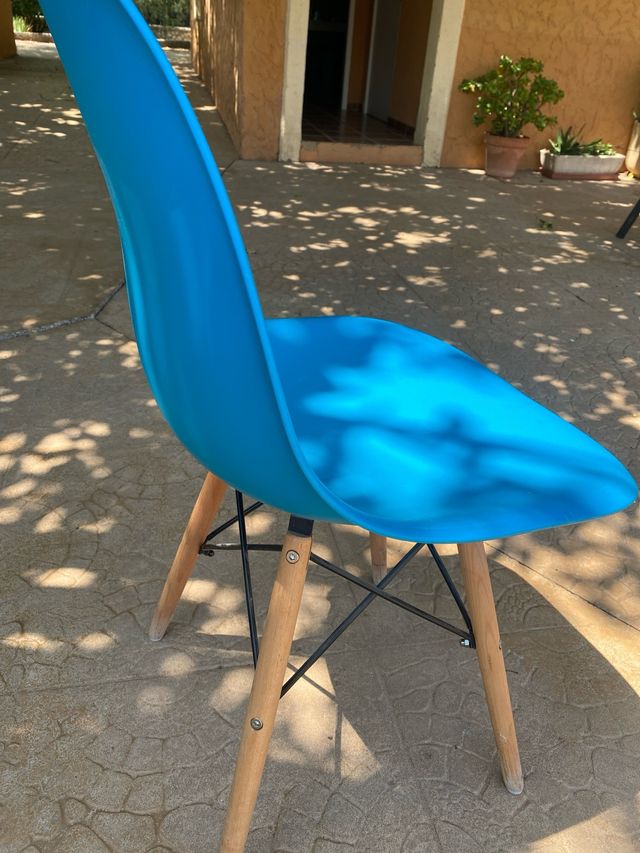 Silla Eames azul - Diseño moderno