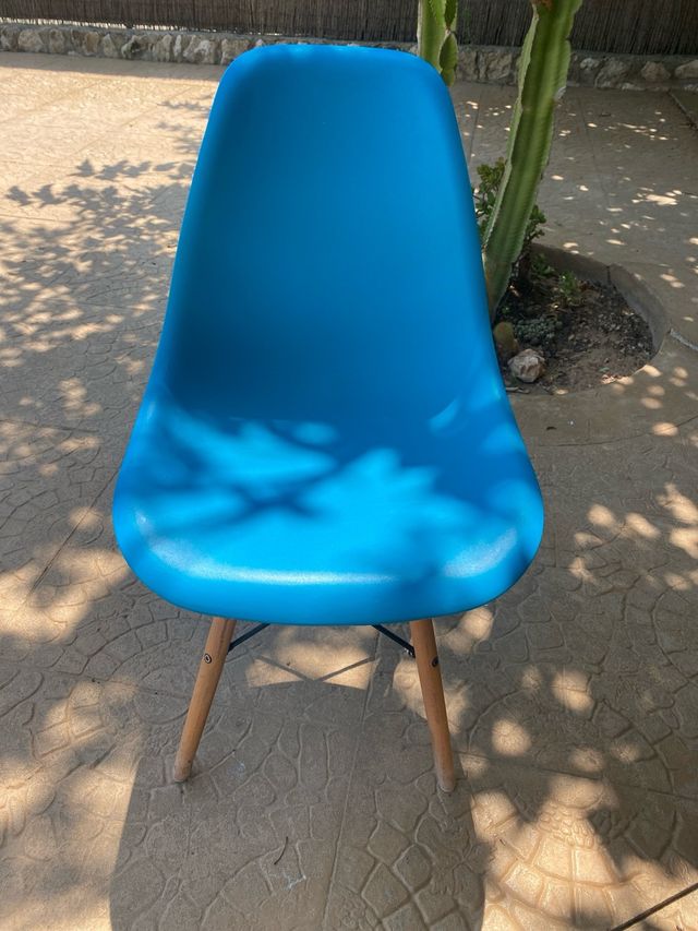 Silla Eames azul - Diseño moderno
