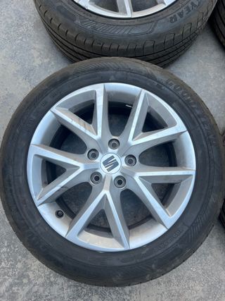 5 Ruedas Seat 16" con neumáticos