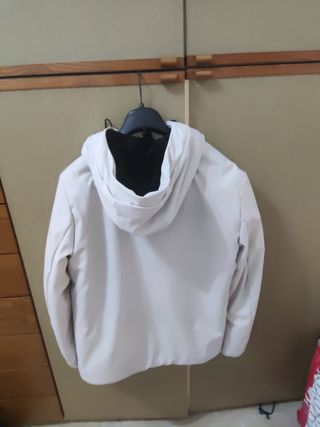 Cappotto bianco con cappuccio